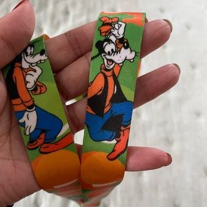 NEVER USED 💚 Disney Goofy Lanyard